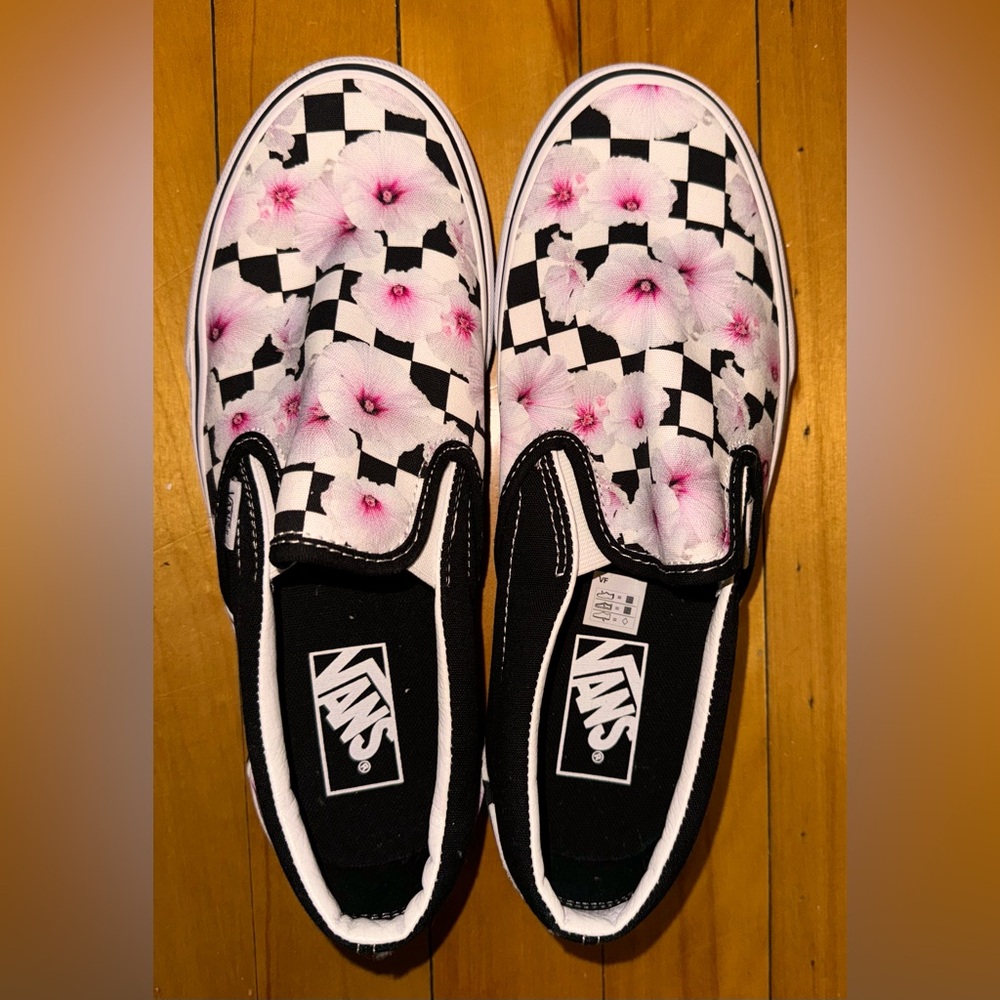🌸VANS ***NEW NEW NEW ***